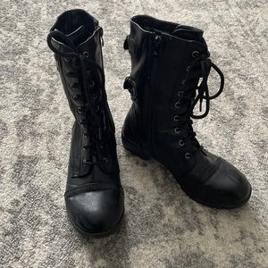 Combat style boots